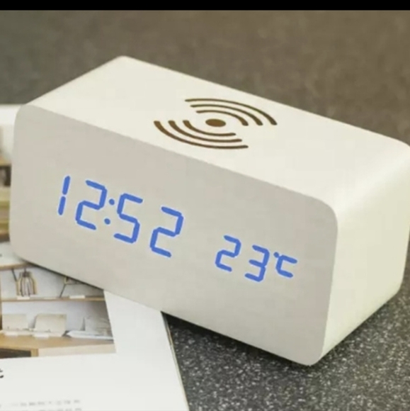 Wooden fast wireless charger Alarm Clock. - Picture 3 of 4